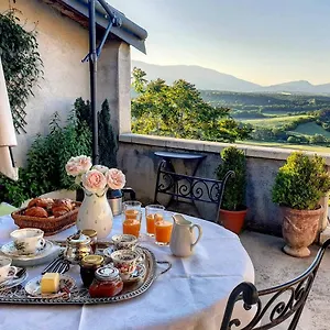 Six Chandelles M'etaient Comptees Bed & Breakfast